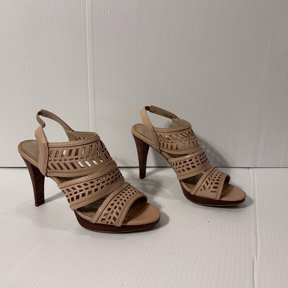 Adrienne Vittadini ankle strap sandal heel size 7 M